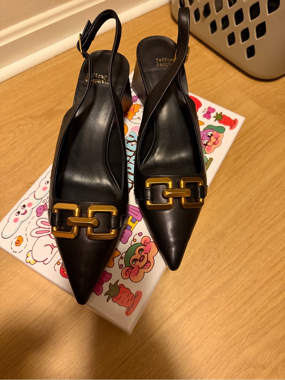 Jeffrey Campbell Black Pointed Slingback Heels with Gold Chain Accent - Picture 2 of 3